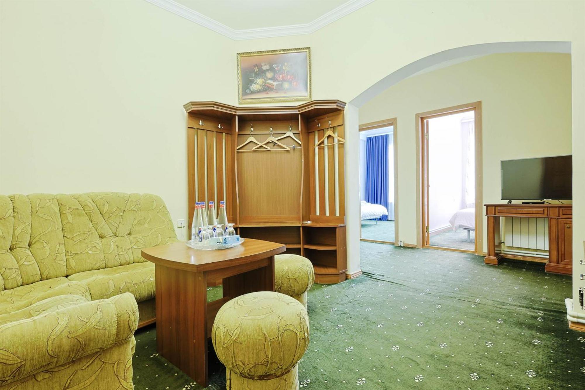 Lalaner Hotel Sisian Eksteriør bilde